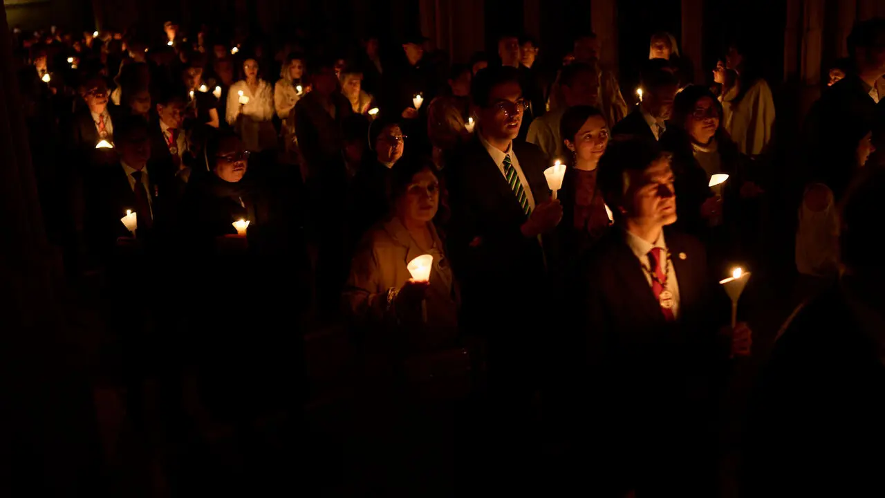 Vigilia Pascual en la Catedral de Pamplona durante la Semana Santa de 2026. PABLO LASAOSA