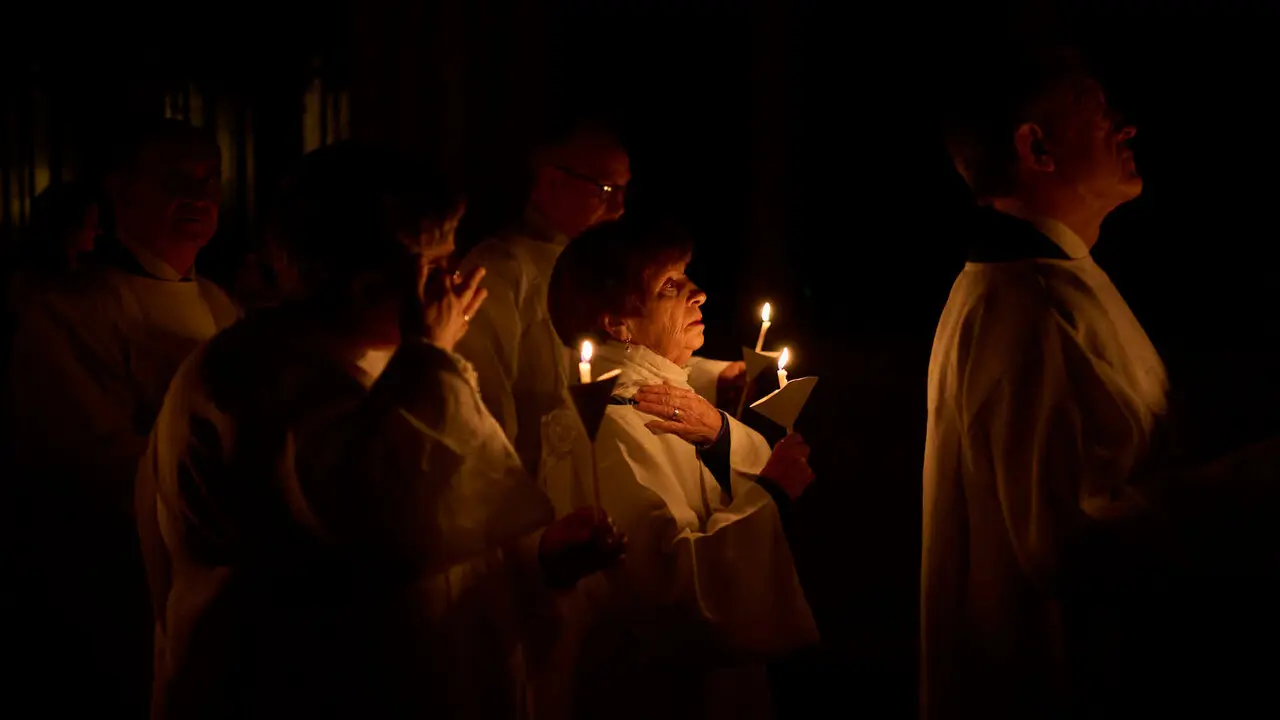 Vigilia Pascual en la Catedral de Pamplona durante la Semana Santa de 2026. PABLO LASAOSA