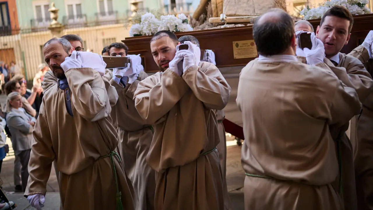 Procesi&oacute;n del Resucitado durante la Semana Santa 2026. PABLO LASAOSA