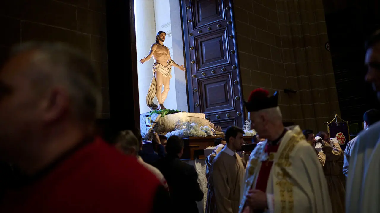 Procesi&oacute;n del Resucitado durante la Semana Santa 2026. PABLO LASAOSA