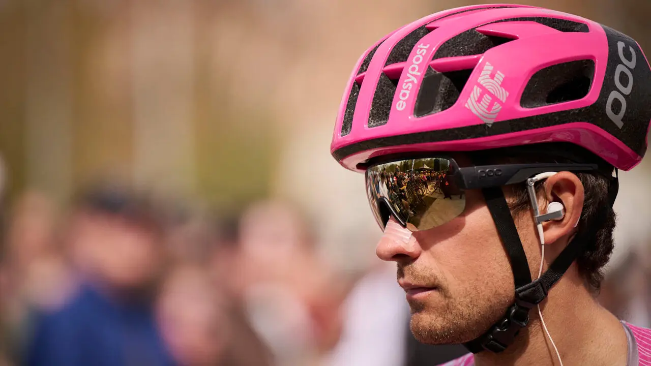 La Itzulia 2026 a su paso por el Ayuntamiento de Pamplona. PABLO LASAOSA