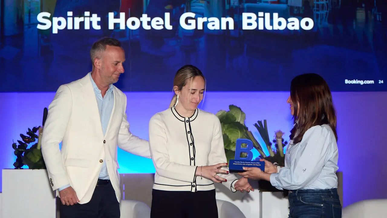 Entrega de los Traveller Review Awards 2026 que reconocen a los alojamientos y destinos m&aacute;s acogedores y que en esta ocasi&oacute;n sit&uacute;an a Navarra como la regi&oacute;n m&aacute;s acogedora. I&Ntilde;IGO ALZUGARAY