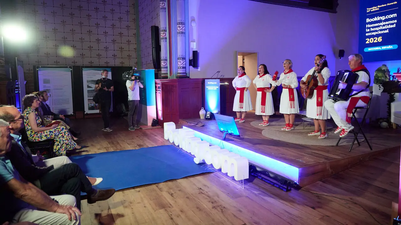 Entrega de los Traveller Review Awards 2026 que reconocen a los alojamientos y destinos m&aacute;s acogedores y que en esta ocasi&oacute;n sit&uacute;an a Navarra como la regi&oacute;n m&aacute;s acogedora. I&Ntilde;IGO ALZUGARAY