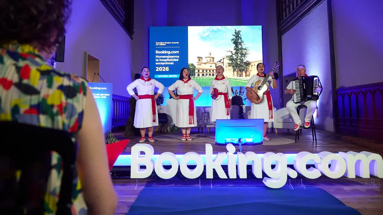 Entrega de los Traveller Review Awards 2026 que reconocen a los alojamientos y destinos m&aacute;s acogedores y que en esta ocasi&oacute;n sit&uacute;an a Navarra como la regi&oacute;n m&aacute;s acogedora. I&Ntilde;IGO ALZUGARAY