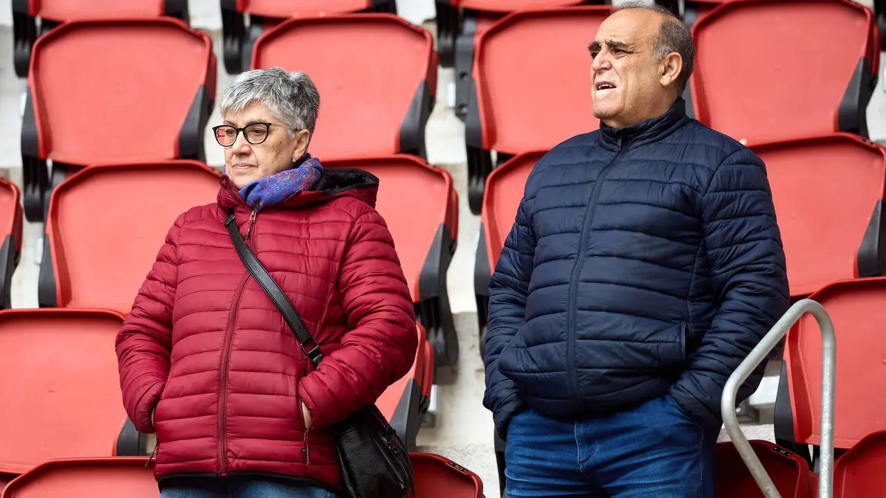 La grada del estadio de El Sadar durante el partido de La Liga EA Sports entre CA Osasuna y Real Betis disputado en Pamplona. I&Ntilde;IGO ALZUGARAY