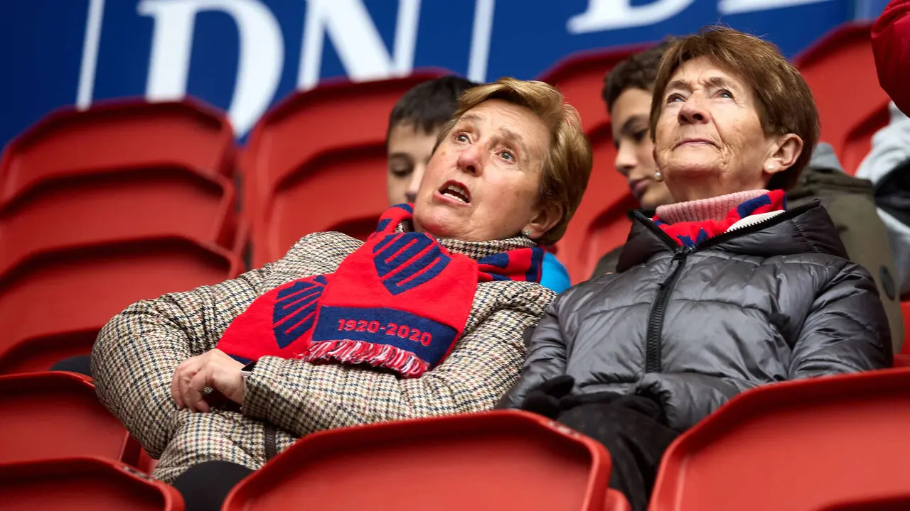 La grada del estadio de El Sadar durante el partido de La Liga EA Sports entre CA Osasuna y Real Betis disputado en Pamplona. I&Ntilde;IGO ALZUGARAY