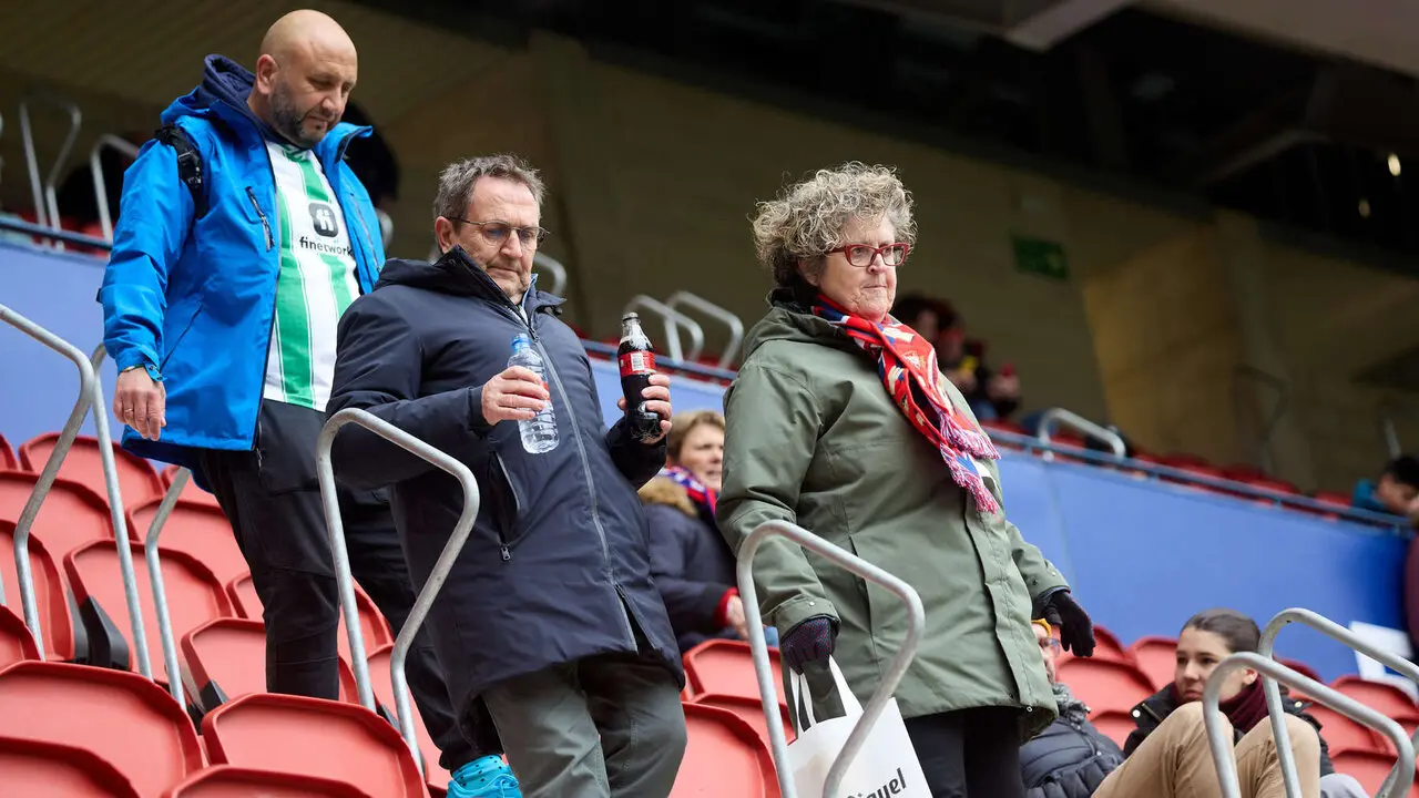La grada del estadio de El Sadar durante el partido de La Liga EA Sports entre CA Osasuna y Real Betis disputado en Pamplona. I&Ntilde;IGO ALZUGARAY