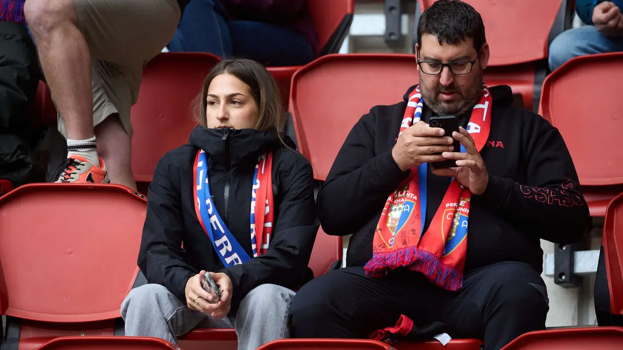 La grada del estadio de El Sadar durante el partido de La Liga EA Sports entre CA Osasuna y Real Betis disputado en Pamplona. I&Ntilde;IGO ALZUGARAY