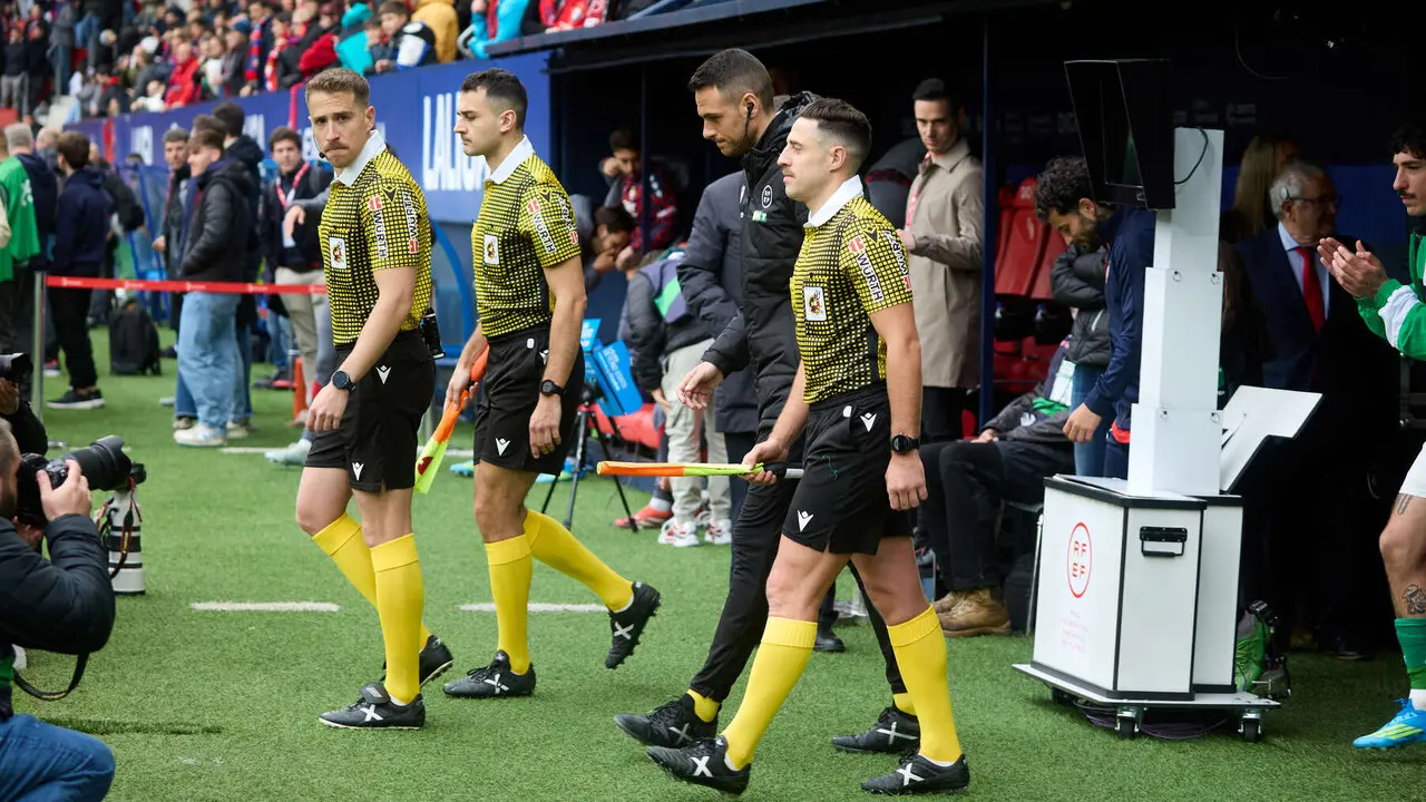 Partido de La Liga EA Sports entre CA Osasuna y Real Betis disputado en el estadio de El Sadar en Pamplona. I&Ntilde;IGO ALZUGARAY