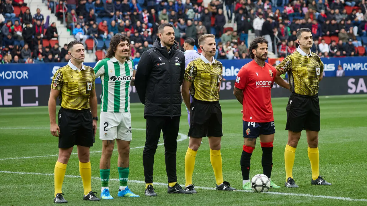 Partido de La Liga EA Sports entre CA Osasuna y Real Betis disputado en el estadio de El Sadar en Pamplona. I&Ntilde;IGO ALZUGARAY