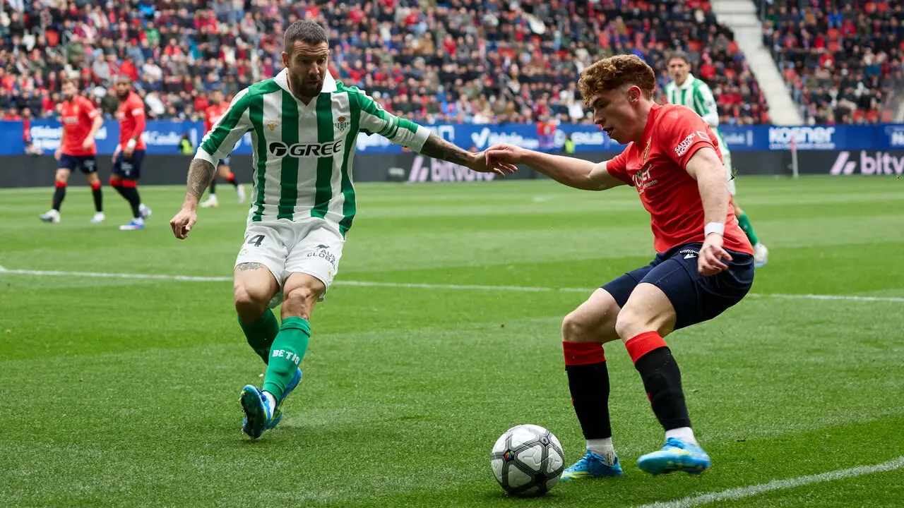Partido de La Liga EA Sports entre CA Osasuna y Real Betis disputado en el estadio de El Sadar en Pamplona. I&Ntilde;IGO ALZUGARAY