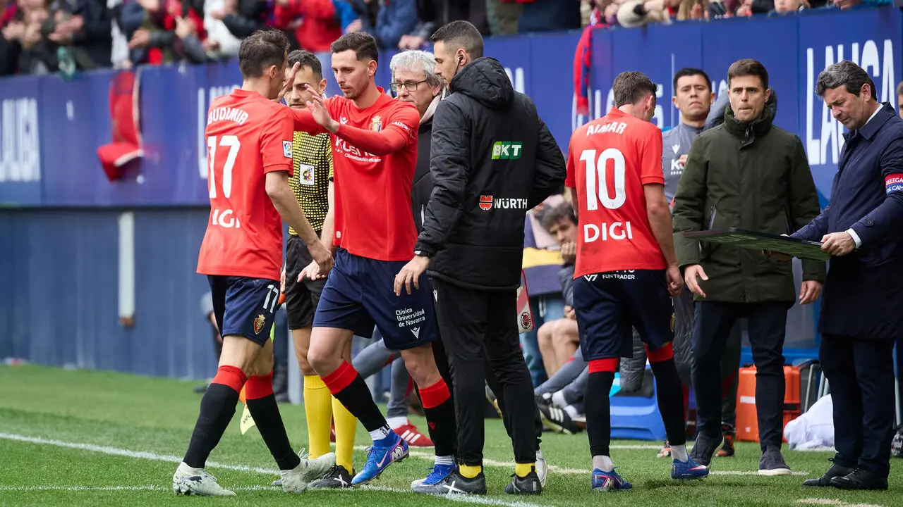 Partido de La Liga EA Sports entre CA Osasuna y Real Betis disputado en el estadio de El Sadar en Pamplona. I&Ntilde;IGO ALZUGARAY