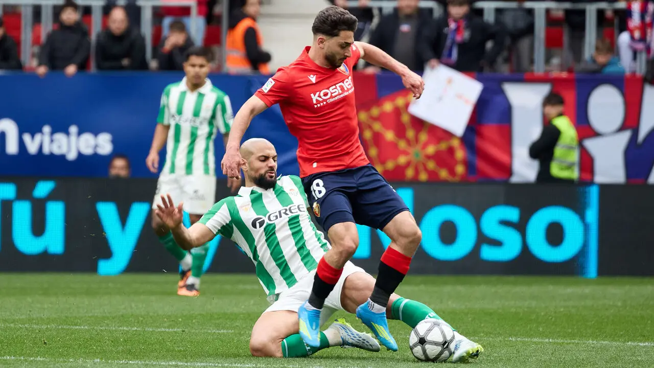 Partido de La Liga EA Sports entre CA Osasuna y Real Betis disputado en el estadio de El Sadar en Pamplona. I&Ntilde;IGO ALZUGARAY
