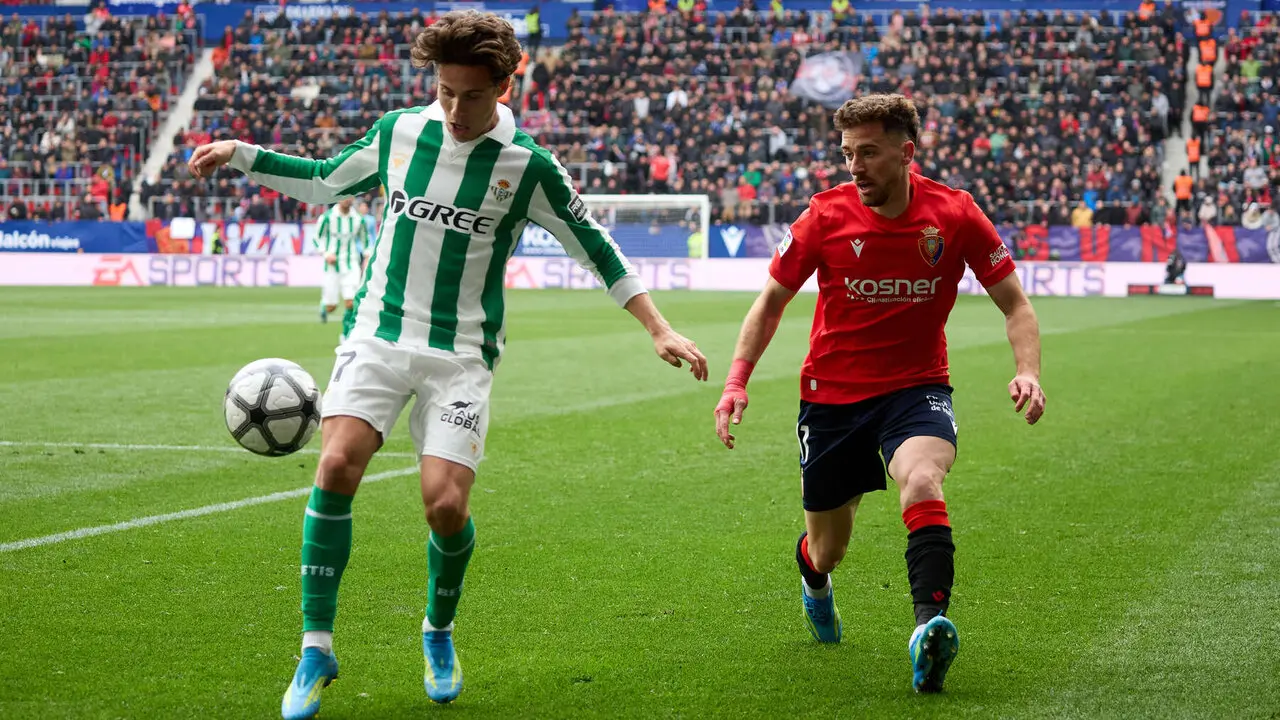Partido de La Liga EA Sports entre CA Osasuna y Real Betis disputado en el estadio de El Sadar en Pamplona. I&Ntilde;IGO ALZUGARAY