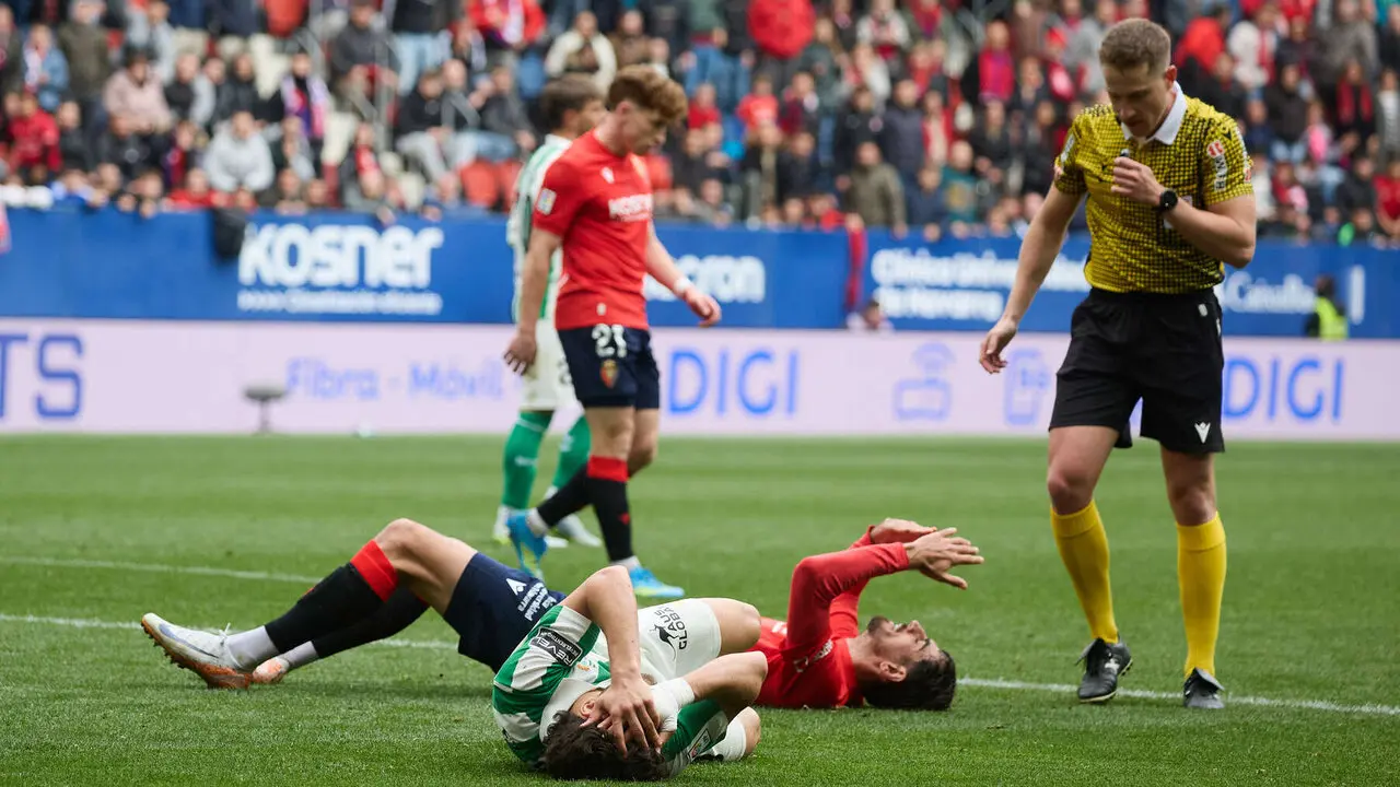 Partido de La Liga EA Sports entre CA Osasuna y Real Betis disputado en el estadio de El Sadar en Pamplona. I&Ntilde;IGO ALZUGARAY