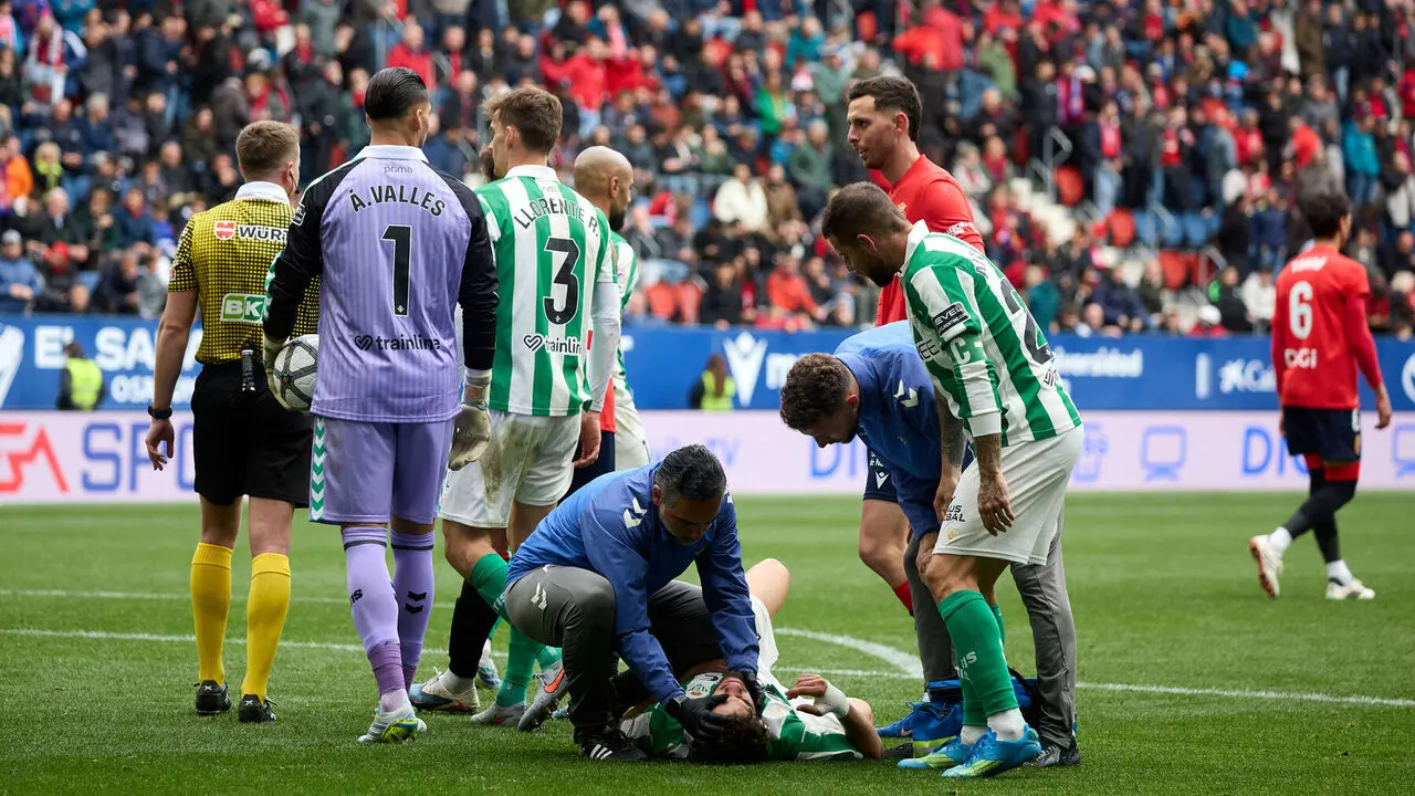 Partido de La Liga EA Sports entre CA Osasuna y Real Betis disputado en el estadio de El Sadar en Pamplona. I&Ntilde;IGO ALZUGARAY