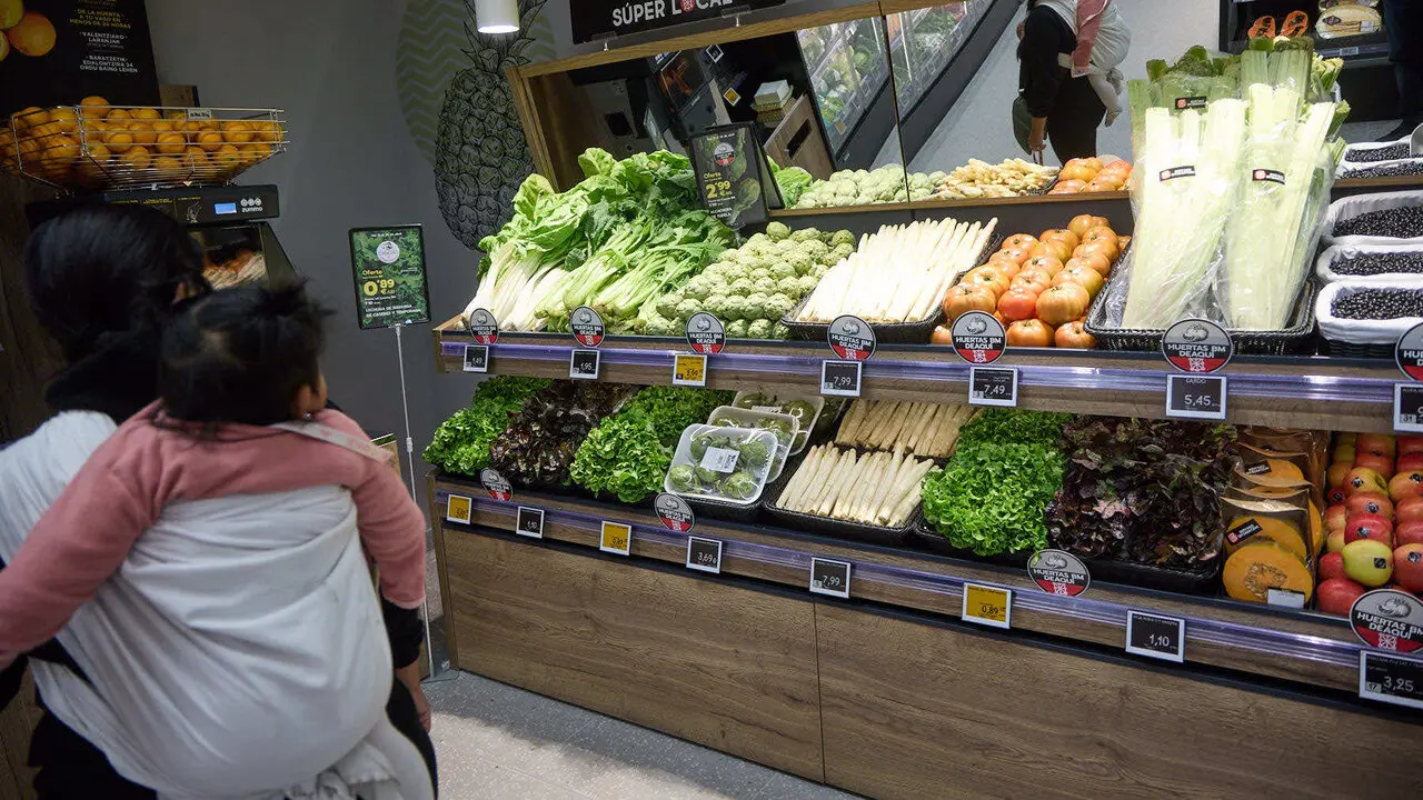 Nuevo establecimiento de BM Supermercados, en la plaza Salesianos 4 de Pamplona. I&Ntilde;IGO ALZUGARAY