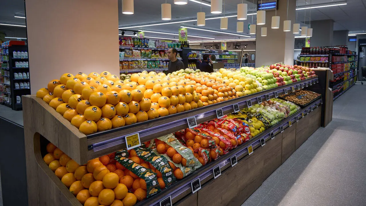 Nuevo establecimiento de BM Supermercados, en la plaza Salesianos 4 de Pamplona. I&Ntilde;IGO ALZUGARAY