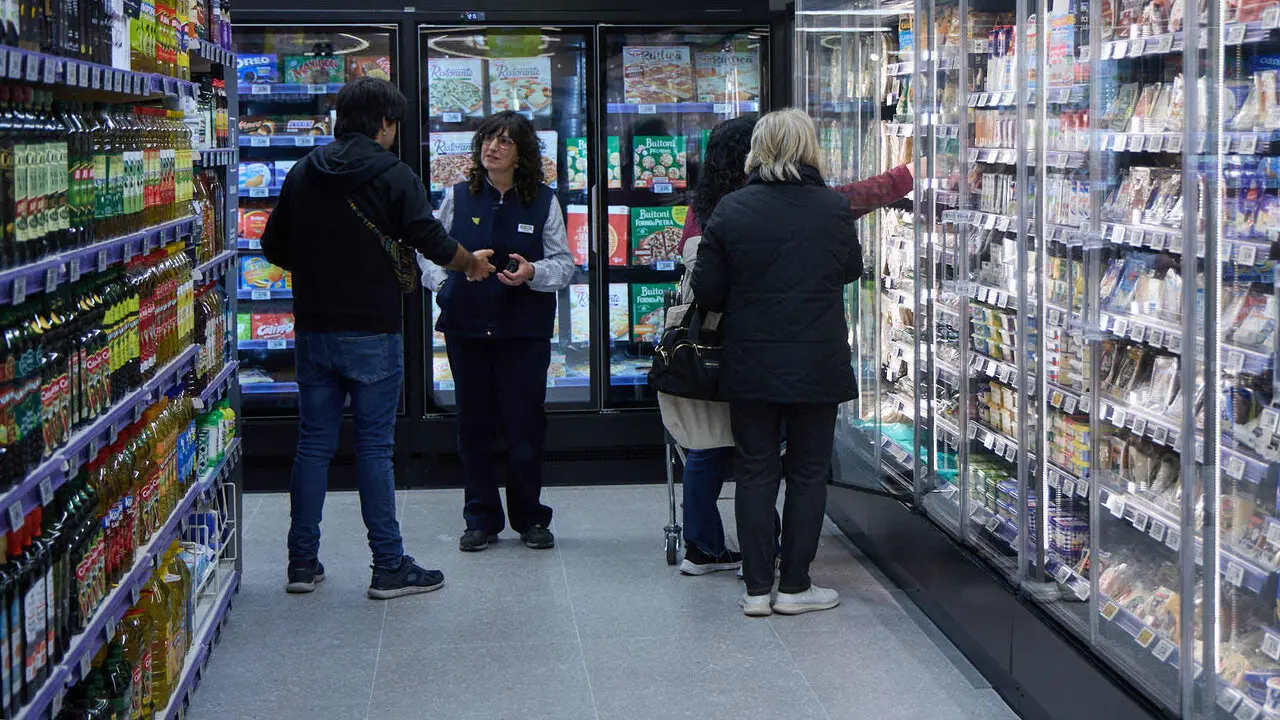 Nuevo establecimiento de BM Supermercados, en la plaza Salesianos 4 de Pamplona. I&Ntilde;IGO ALZUGARAY