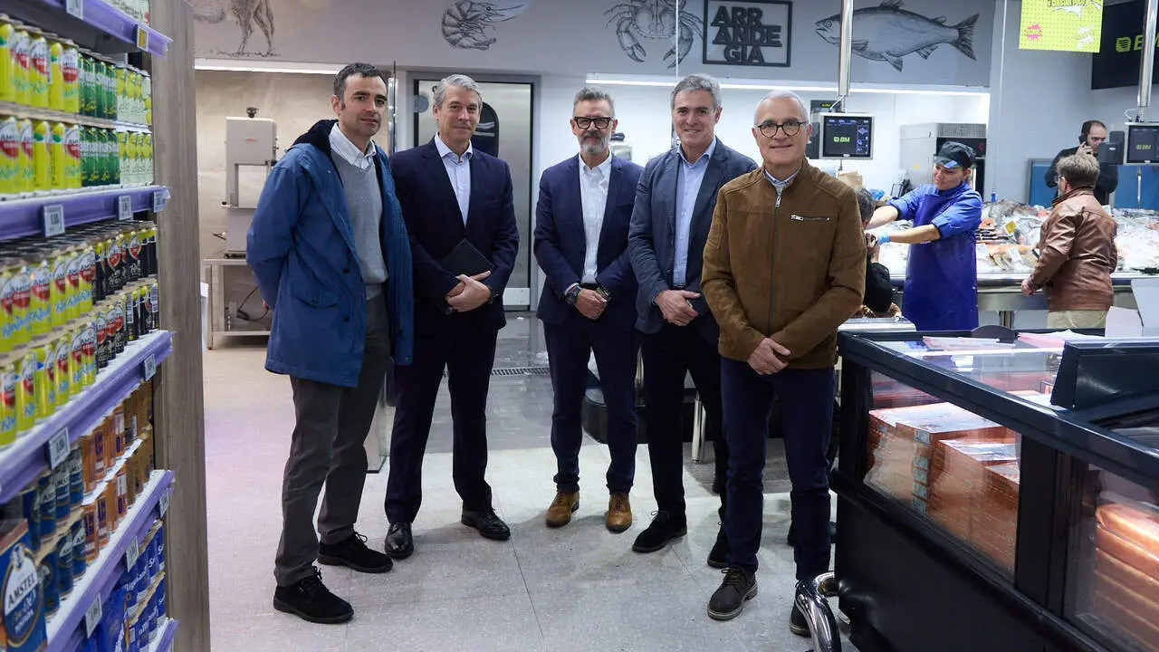 Nuevo establecimiento de BM Supermercados, en la plaza Salesianos 4 de Pamplona. I&Ntilde;IGO ALZUGARAY