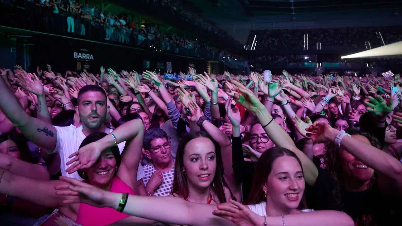 Concierto de Dani Mart&iacute;n en el pabell&oacute;n Navarra Arena dentro de su &lsquo;Gira 25 p*t*s a&ntilde;os' , un completo repaso por los temas m&aacute;s ic&oacute;nicos de estos 25 a&ntilde;os. I&Ntilde;IGO ALZUGARAY