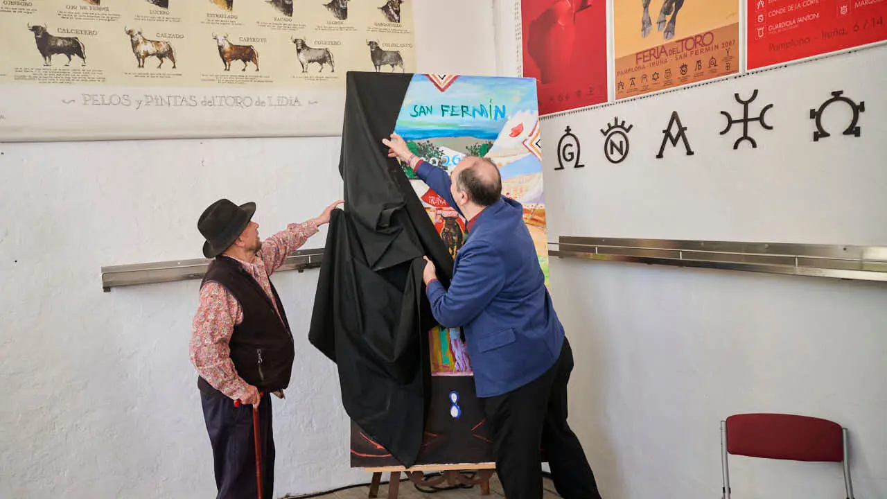 Una obra del pintor Carlos Franco anuncia la Feria del Toro de los Sanfermines de 2026. PABLO LASAOSA