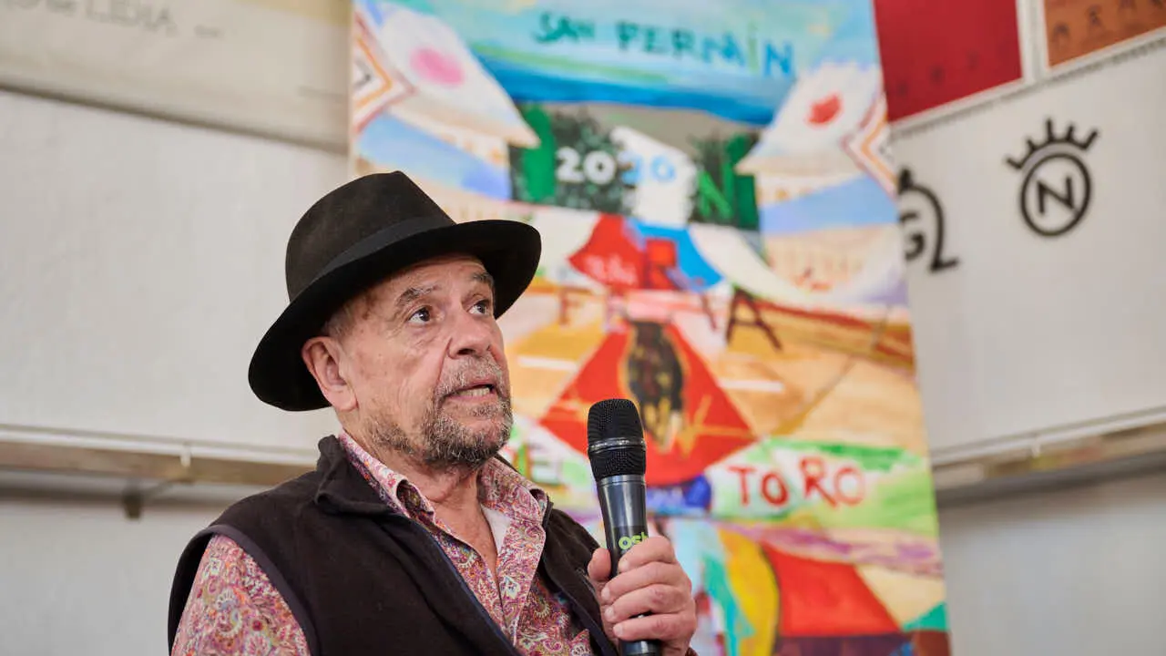 Una obra del pintor Carlos Franco anuncia la Feria del Toro de los Sanfermines de 2026. PABLO LASAOSA