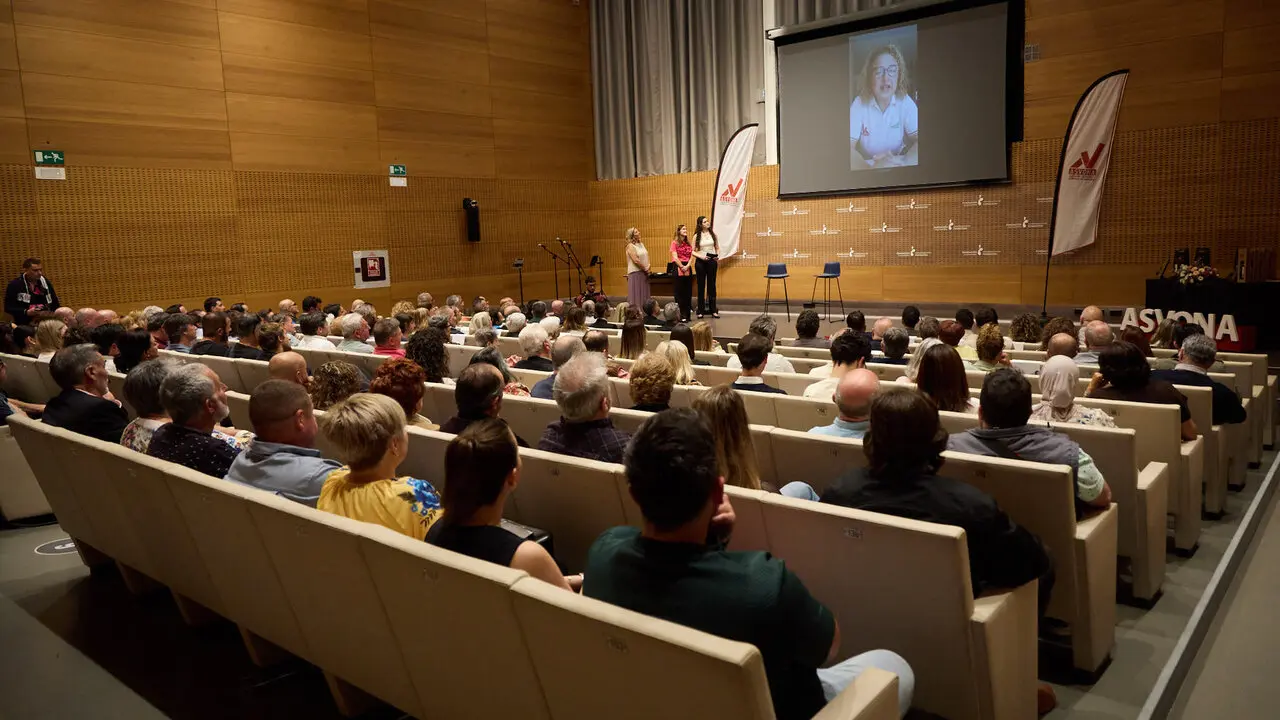 La Asociaci&oacute;n de Voluntarios Ol&iacute;mpicos de Navarra (ASVONA) celebra la XII Gala de entrega del premio voluntario del a&ntilde;o ASVONA. I&Ntilde;IGO ALZUGARAY