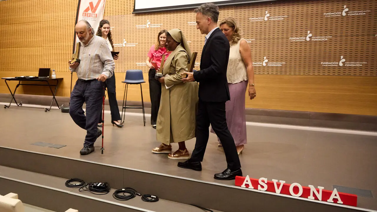 La Asociaci&oacute;n de Voluntarios Ol&iacute;mpicos de Navarra (ASVONA) celebra la XII Gala de entrega del premio voluntario del a&ntilde;o ASVONA. I&Ntilde;IGO ALZUGARAY