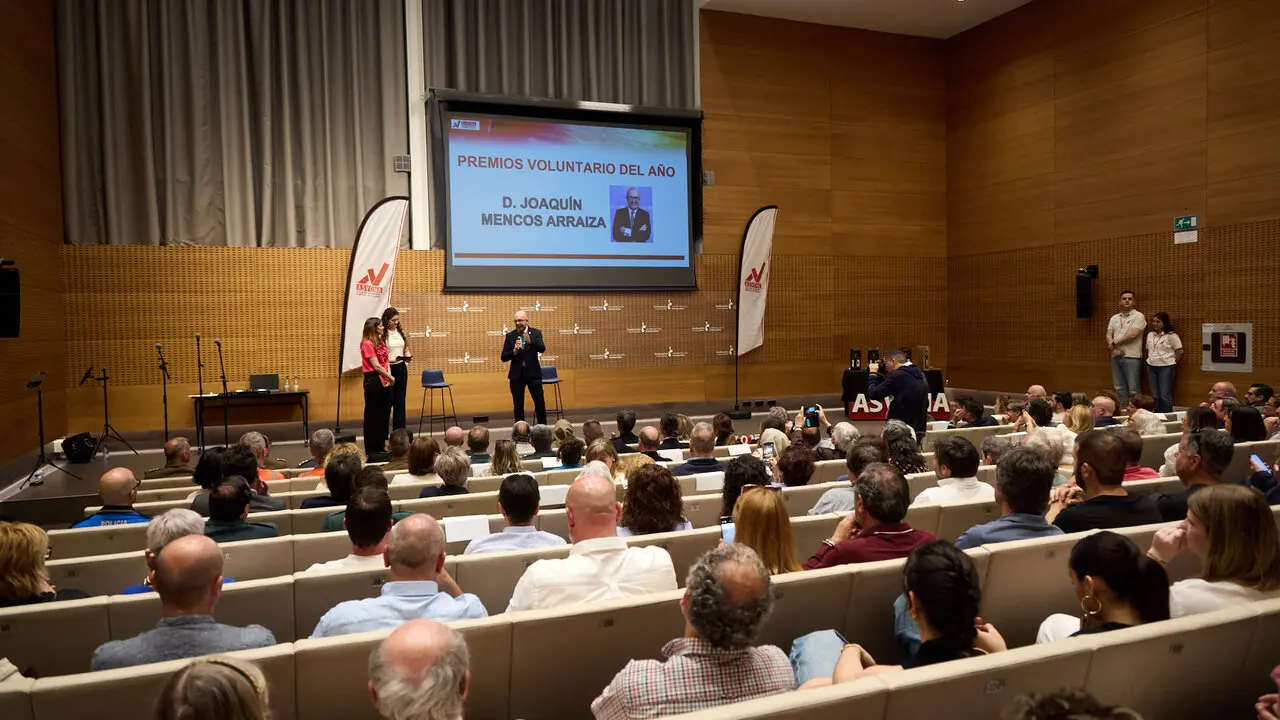 La Asociaci&oacute;n de Voluntarios Ol&iacute;mpicos de Navarra (ASVONA) celebra la XII Gala de entrega del premio voluntario del a&ntilde;o ASVONA. I&Ntilde;IGO ALZUGARAY