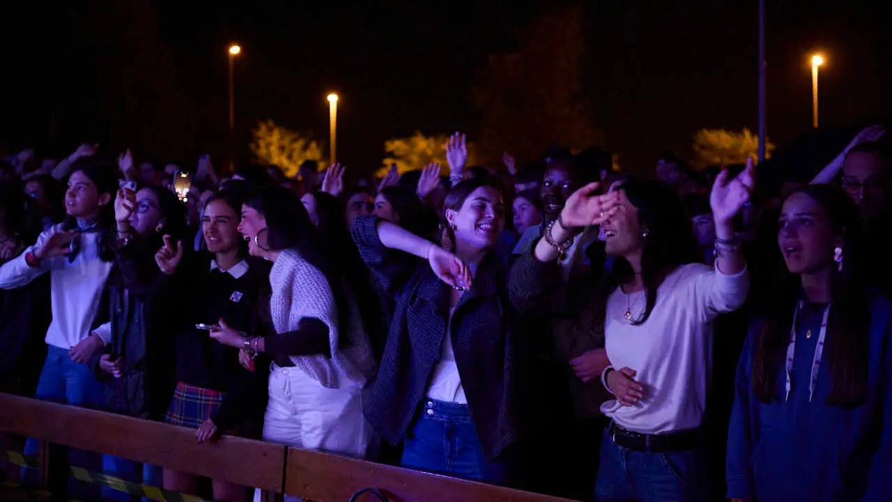 El seminario acoge un encuentro de j&oacute;venes con un concierto de Hakuna que se incluye dentro de la jornada mundial de oraci&oacute;n por las vocaciones. PABLO LASAOSA