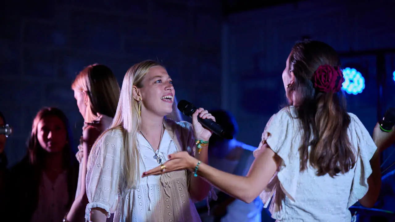 El seminario acoge un encuentro de j&oacute;venes con un concierto de Hakuna que se incluye dentro de la jornada mundial de oraci&oacute;n por las vocaciones. PABLO LASAOSA