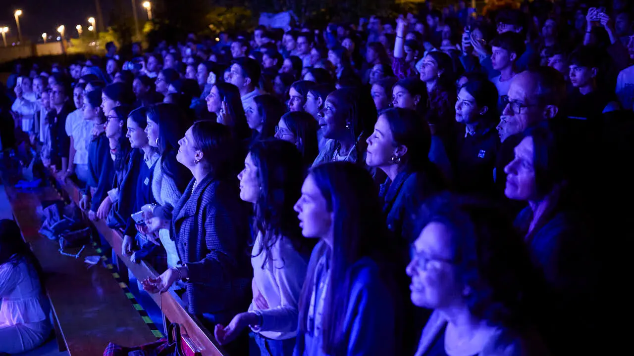 El seminario acoge un encuentro de j&oacute;venes con un concierto de Hakuna que se incluye dentro de la jornada mundial de oraci&oacute;n por las vocaciones. PABLO LASAOSA