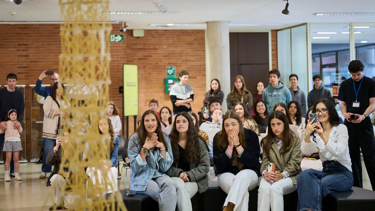 Concurso nacional de estructuras con espaguetis. Escuela de Arquitectura de la Universidad de Navarra. PABLO LASAOSA