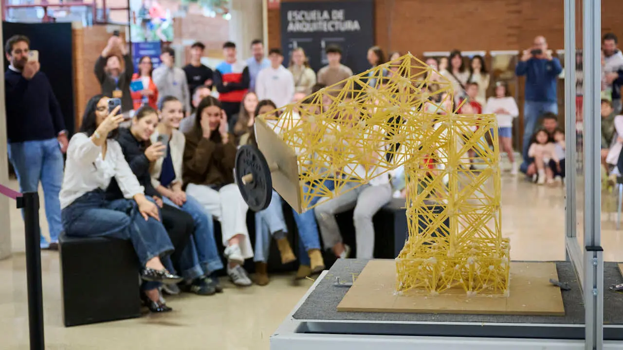 Concurso nacional de estructuras con espaguetis. Escuela de Arquitectura de la Universidad de Navarra. PABLO LASAOSA