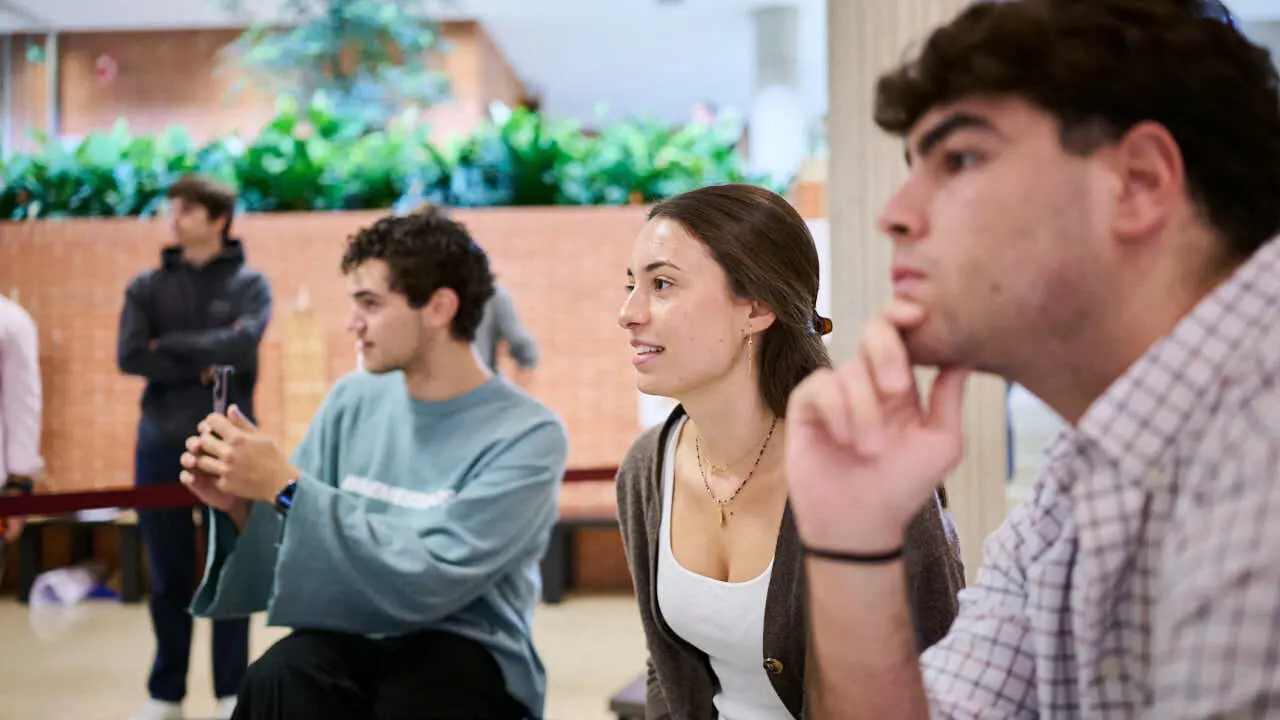 Concurso nacional de estructuras con espaguetis. Escuela de Arquitectura de la Universidad de Navarra. PABLO LASAOSA