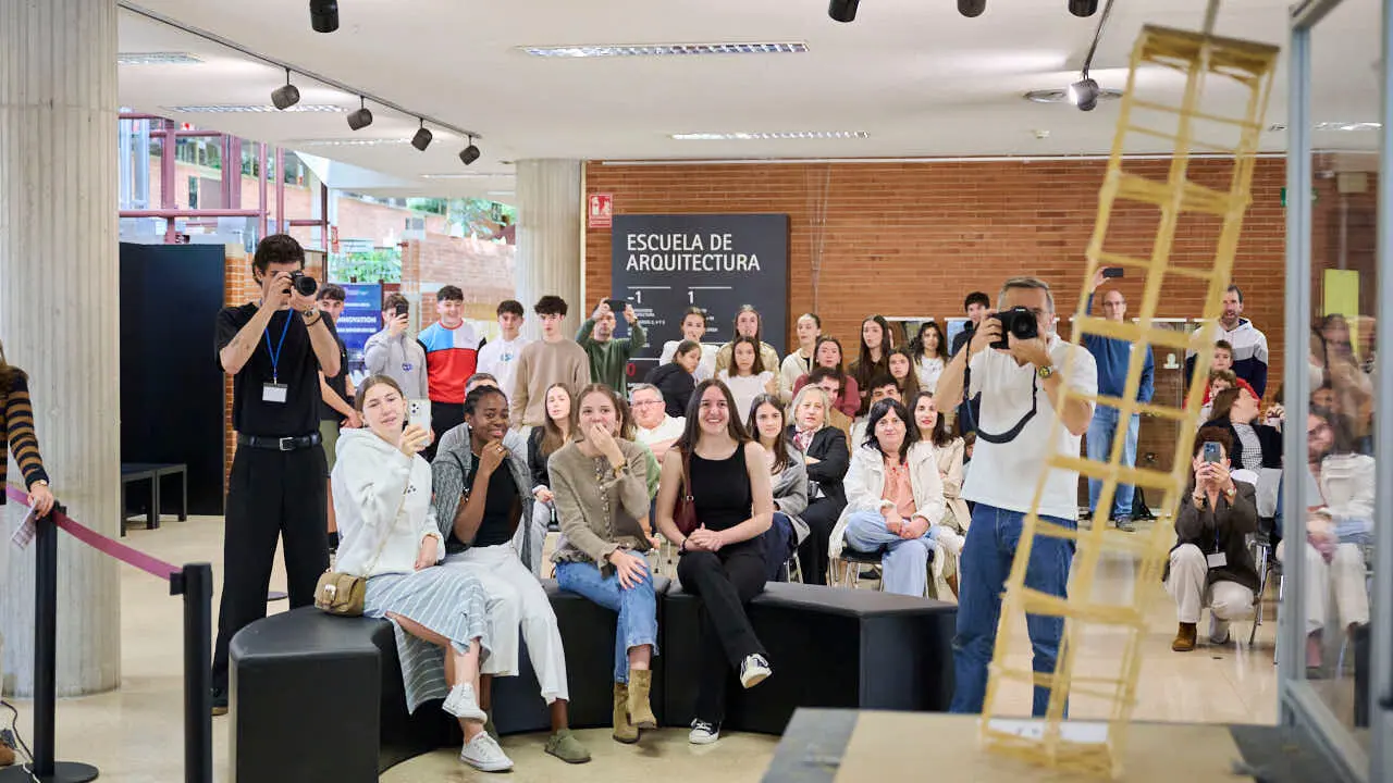 Concurso nacional de estructuras con espaguetis. Escuela de Arquitectura de la Universidad de Navarra. PABLO LASAOSA