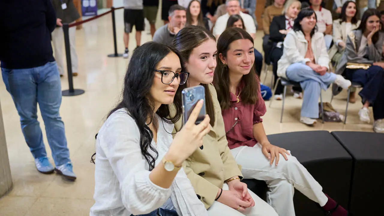 Concurso nacional de estructuras con espaguetis. Escuela de Arquitectura de la Universidad de Navarra. PABLO LASAOSA