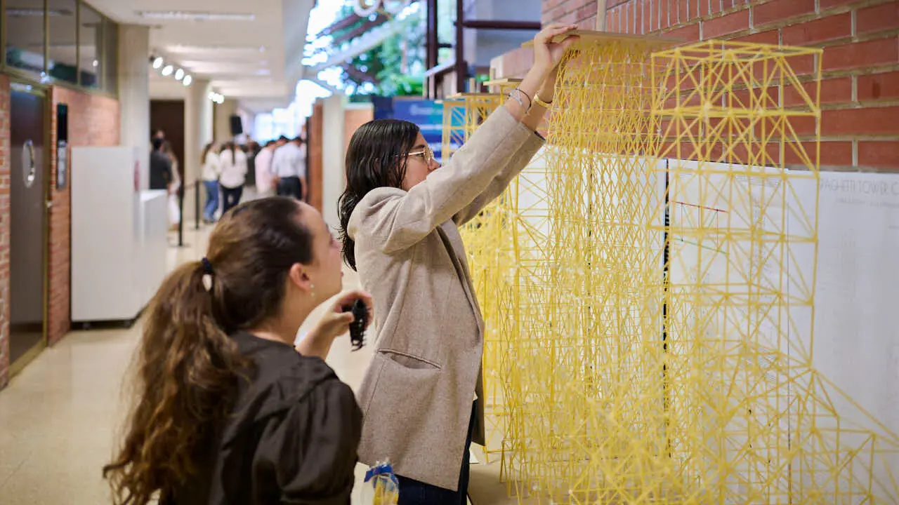 Concurso nacional de estructuras con espaguetis. Escuela de Arquitectura de la Universidad de Navarra. PABLO LASAOSA