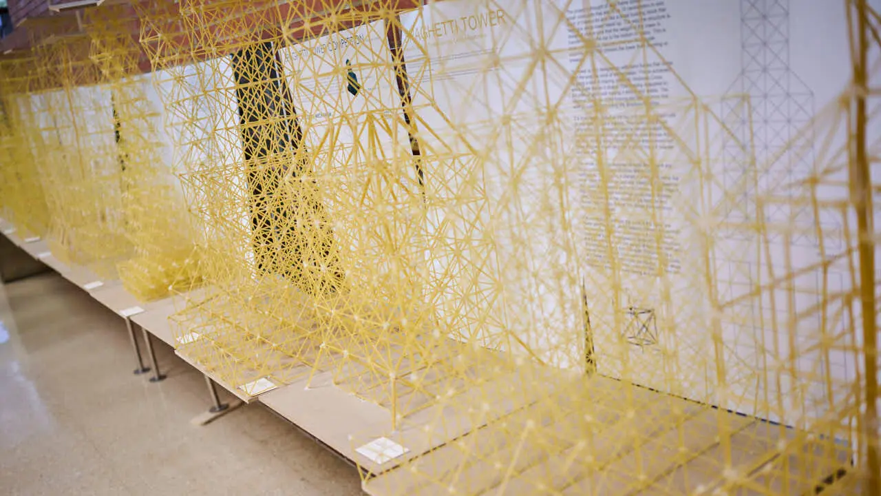 Concurso nacional de estructuras con espaguetis. Escuela de Arquitectura de la Universidad de Navarra. PABLO LASAOSA