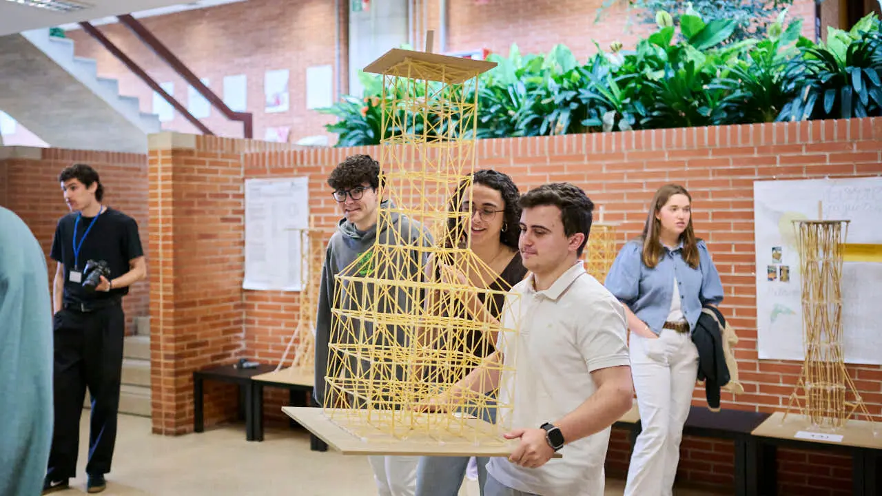 Concurso nacional de estructuras con espaguetis. Escuela de Arquitectura de la Universidad de Navarra. PABLO LASAOSA
