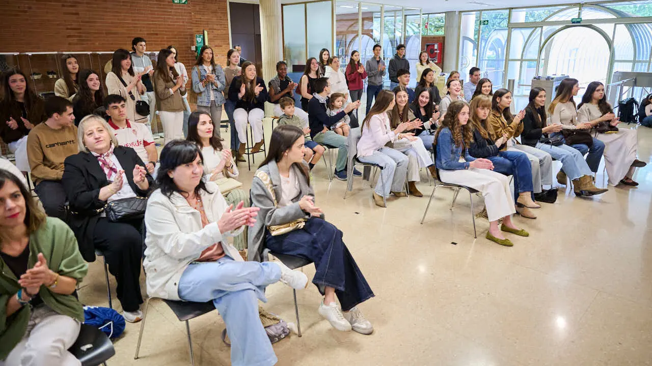 Concurso nacional de estructuras con espaguetis. Escuela de Arquitectura de la Universidad de Navarra. PABLO LASAOSA