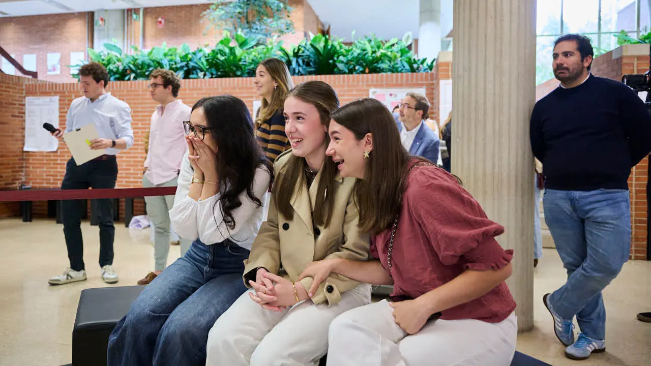 Concurso nacional de estructuras con espaguetis. Escuela de Arquitectura de la Universidad de Navarra. PABLO LASAOSA