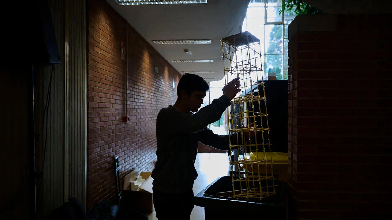 Concurso nacional de estructuras con espaguetis. Escuela de Arquitectura de la Universidad de Navarra. PABLO LASAOSA
