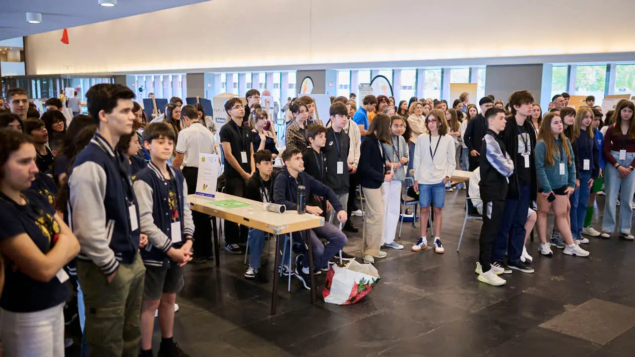 Feria de ciencia y tecnolog&iacute;a joven con la participaci&oacute;n de 227 estudiantes distribuidos en 51 proyectos, procedentes de 15 centros educativos de toda la Comunidad Foral. PABLO LASAOSA