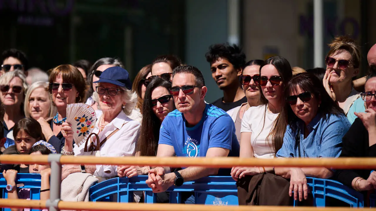 El alumnado de las escuelas que componen la Asociaci&oacute;n Haizea de Navarra realiza una serie de exhibiciones de distintos estilos y niveles para celebrar el D&iacute;a Internacional de la Danza. PABLO LASAOSA