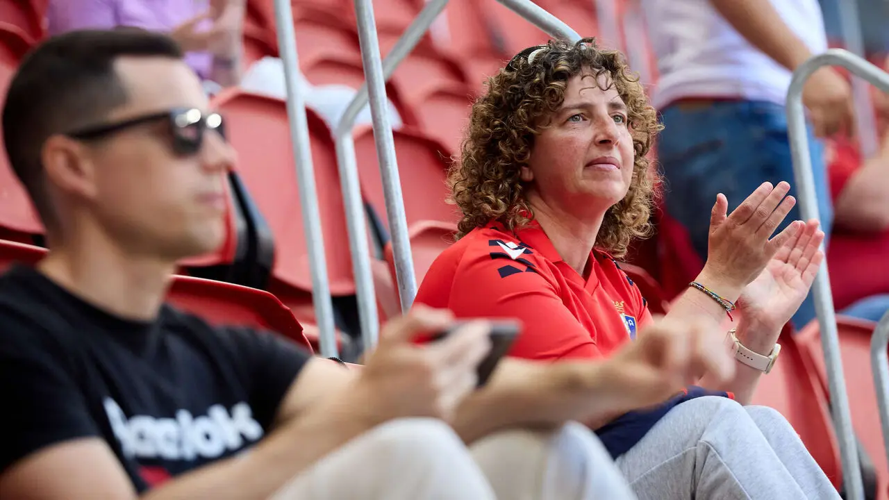 La grada del estadio de El Sadar durante el partido de La Liga EA Sports entre CA Osasuna y Sevilla FC disputado en Pamplona. I&Ntilde;IGO ALZUGARAY