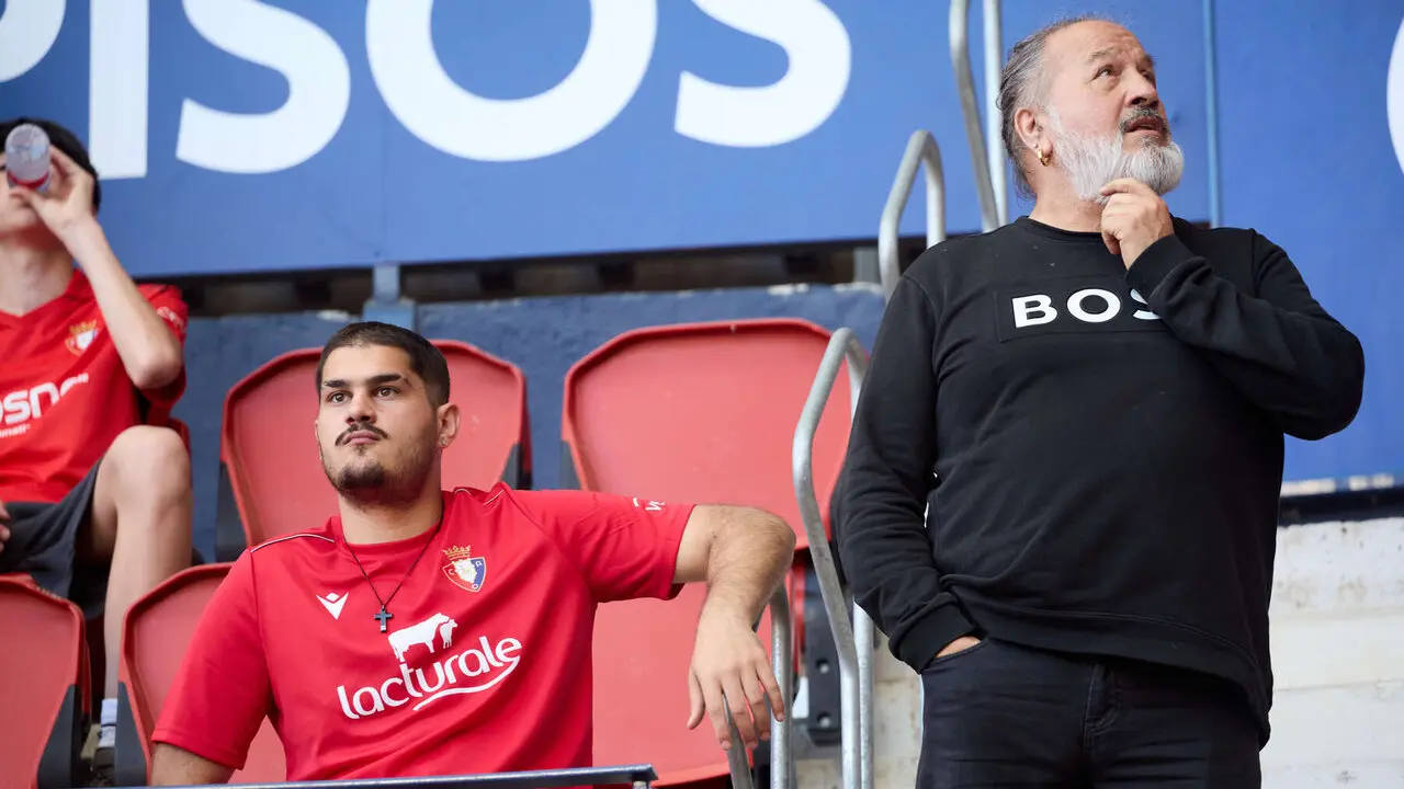 La grada del estadio de El Sadar durante el partido de La Liga EA Sports entre CA Osasuna y Sevilla FC disputado en Pamplona. I&Ntilde;IGO ALZUGARAY