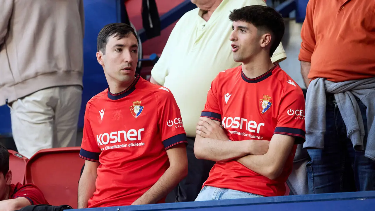 La grada del estadio de El Sadar durante el partido de La Liga EA Sports entre CA Osasuna y Sevilla FC disputado en Pamplona. I&Ntilde;IGO ALZUGARAY