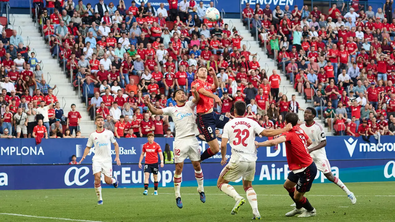 Partido de La Liga EA Sports entre CA Osasuna y Sevilla FC disputado en el estadio de El Sadar en Pamplona. I&Ntilde;IGO ALZUGARAY